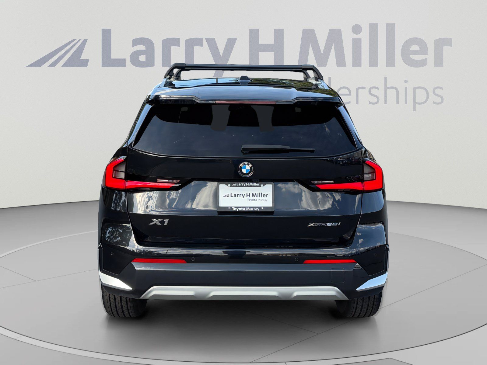 Used 2025 BMW X1 xDrive28i w/ Technology Package AWD/4WD image 4
