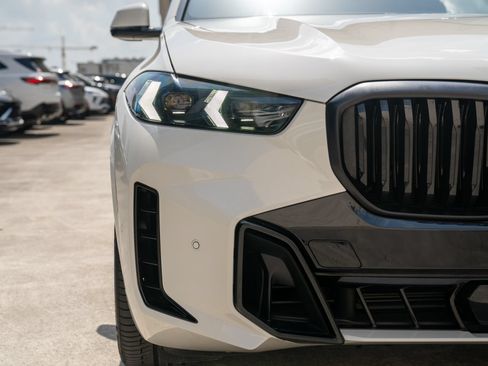 Used 2024 BMW X5 sDrive40i w/ M Sport Package RWD image 9