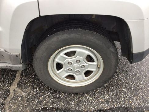 Used 2011 Jeep Patriot Sport image 17