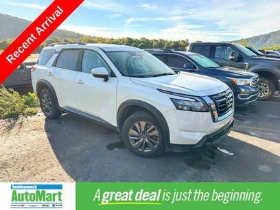 Used 2025 Nissan Pathfinder SV