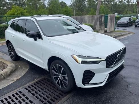 Used 2024 Volvo XC60 B5 Plus w/ Climate Package AWD/4WD image 4