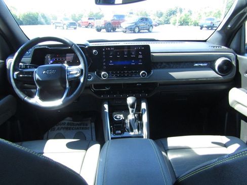 Used 2023 Chevrolet Colorado ZR2 w/ ZR2 Convenience Package III image 12