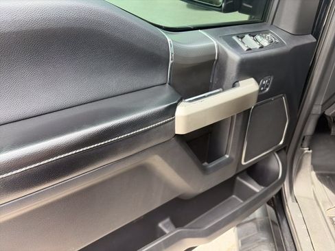Used 2017 Ford F150 Lariat RWD image 18