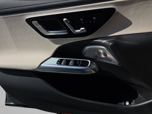 New 2026 Mercedes-Benz E 350 4MATIC Sedan image 27