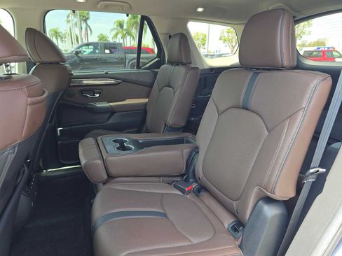 Used 2025 Honda Pilot Elite image 21