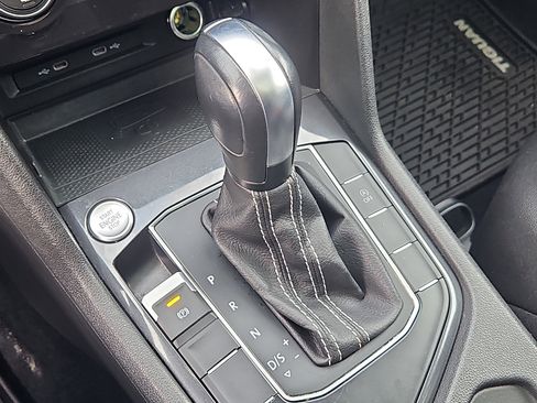 Certified 2021 Volkswagen Tiguan SE w/ Panoramic Sunroof Package image 21