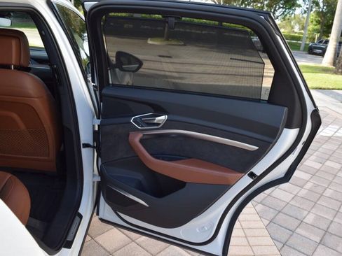 Used 2019 Audi e-tron Prestige w/ Prestige Package AWD/4WD image 75