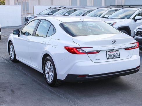 Used 2025 Toyota Camry LE image 7