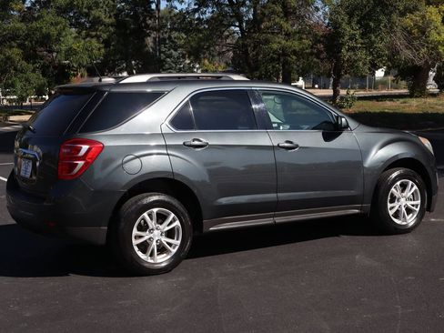 Used 2017 Chevrolet Equinox LT w/ Convenience Package image 4