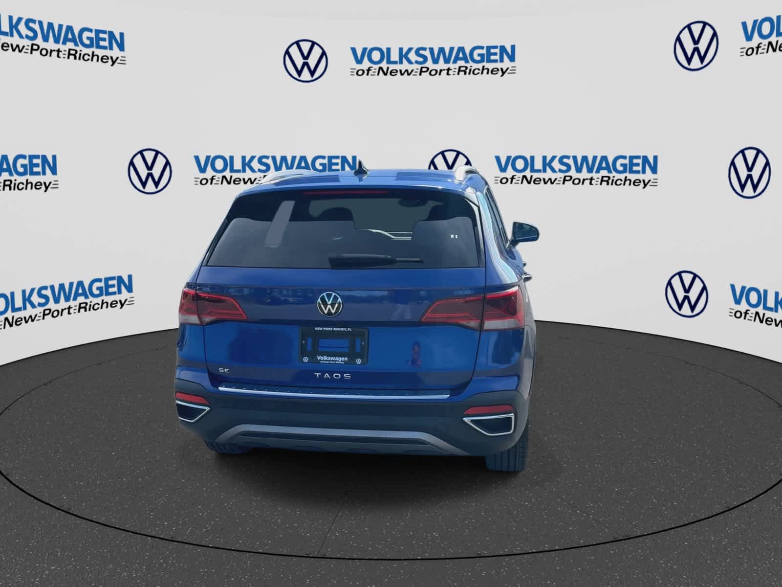 Used 2024 Volkswagen Taos SE FWD image 7