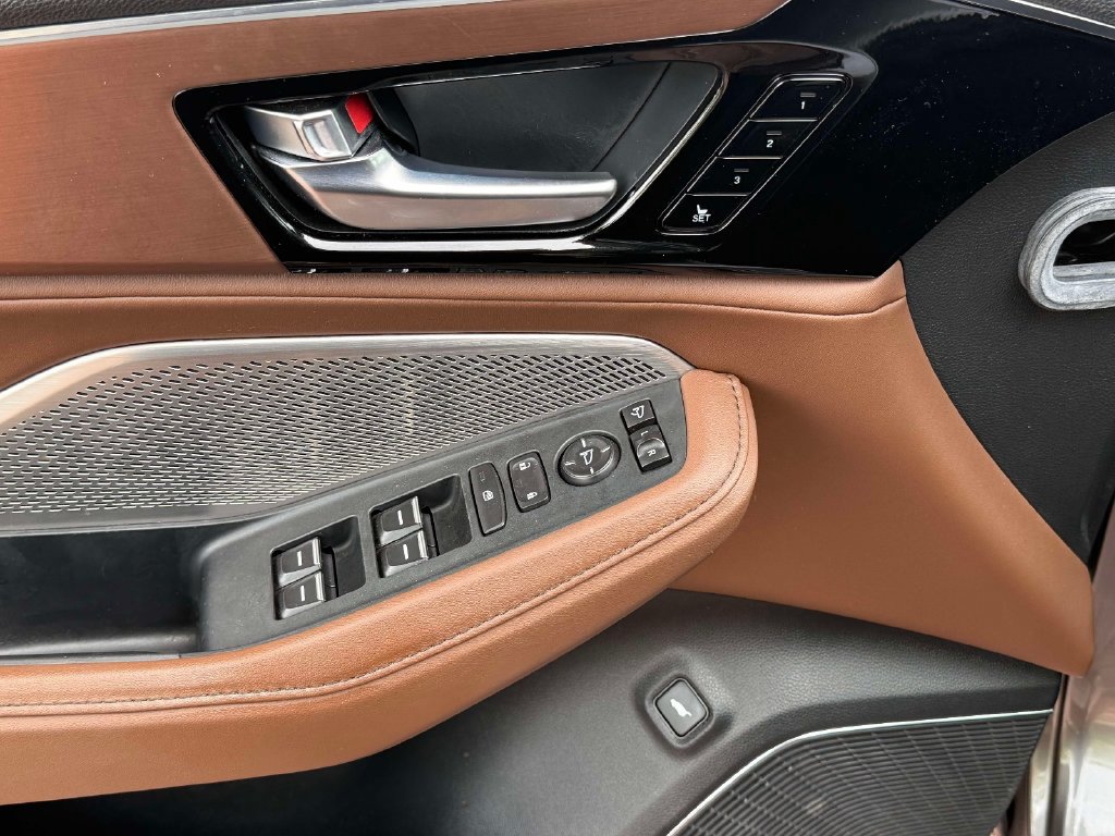 Certified 2024 Acura MDX w/ Technology Package AWD/4WD image 18