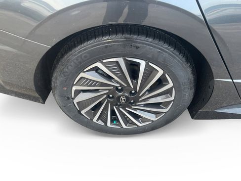 Certified 2025 Hyundai Sonata Limited image 17