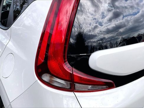 Used 2022 Kia Soul LX w/ Technology Package image 26