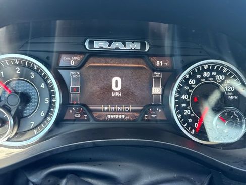 Used 2022 RAM 1500 Laramie AWD/4WD image 11