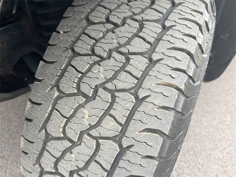 Used 2018 Toyota 4Runner SR5 Premium image 39