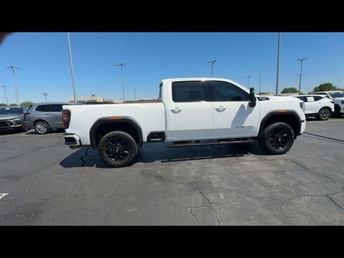 Used 2024 GMC Sierra 2500 AT4 w/ AT4 Preferred Package AWD/4WD image 9