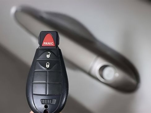 Used 2021 Jeep Cherokee Latitude image 11