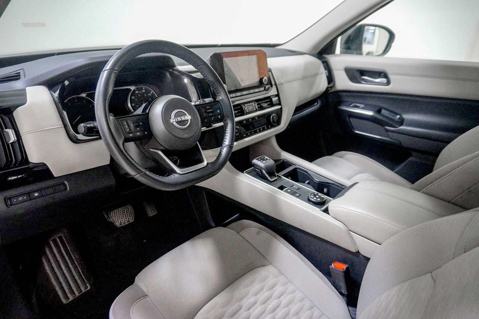Used 2022 Nissan Pathfinder SV AWD/4WD image 21