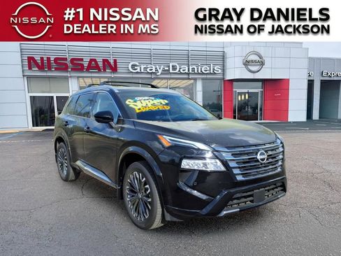 Certified 2025 Nissan Rogue Platinum w/ Platinum Premium Package image 1