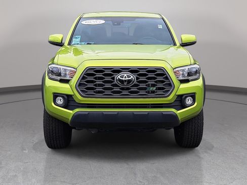 Used 2023 Toyota Tacoma TRD Off-Road w/ Technology Package AWD/4WD image 2
