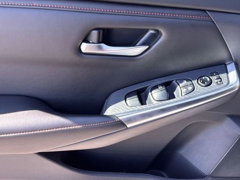 Used 2024 Nissan Sentra SR w/ SR Premium Package FWD image 15