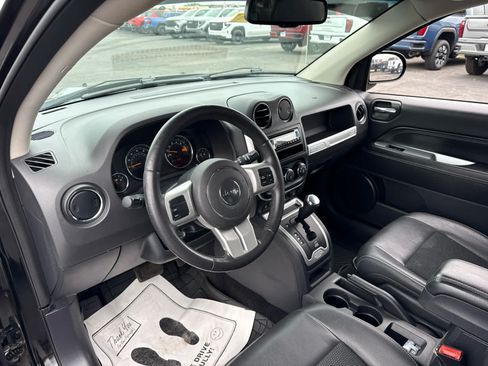 Used 2015 Jeep Compass Latitude AWD/4WD image 12