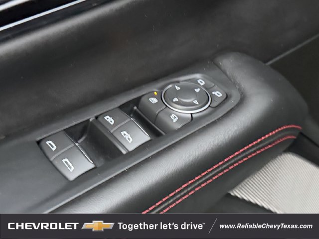 Used 2025 GMC Yukon XL AT4 Ultimate AWD/4WD image 27