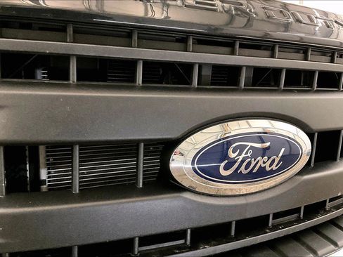 Used 2021 Ford F250 XL w/ Power Equipment Group image 29