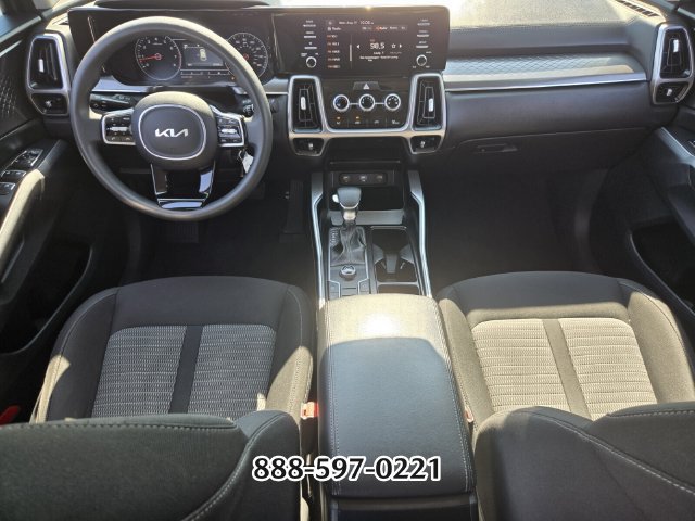 Used 2023 Kia Sorento LX FWD image 14