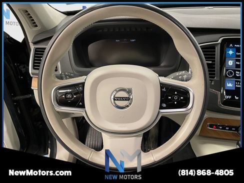 Used 2022 Volvo XC90 T6 Momentum w/ Climate Package AWD/4WD image 12