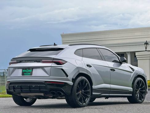 Used 2019 Lamborghini Urus AWD/4WD image 14