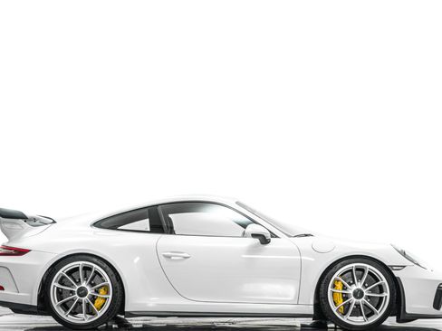 Used 2018 Porsche 911 GT3 RWD image 2