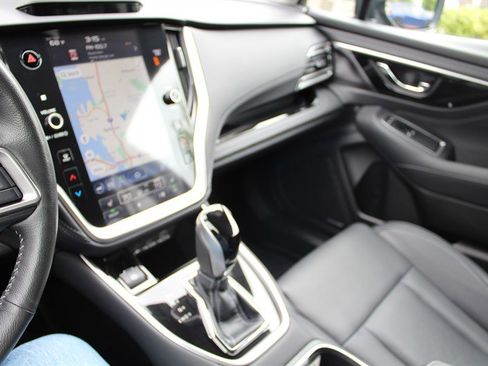 Used 2023 Subaru Outback Limited image 16