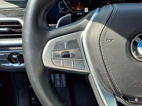 Used 2022 BMW 750i xDrive w/ Executive Package image 10