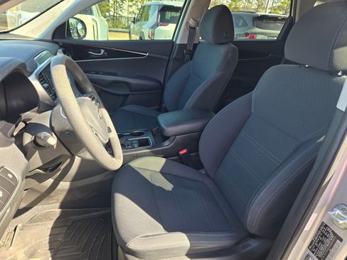 Certified 2019 Kia Sorento LX image 21