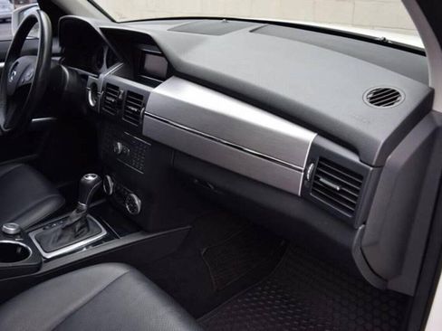 Used 2010 Mercedes-Benz GLK 350 4MATIC image 44