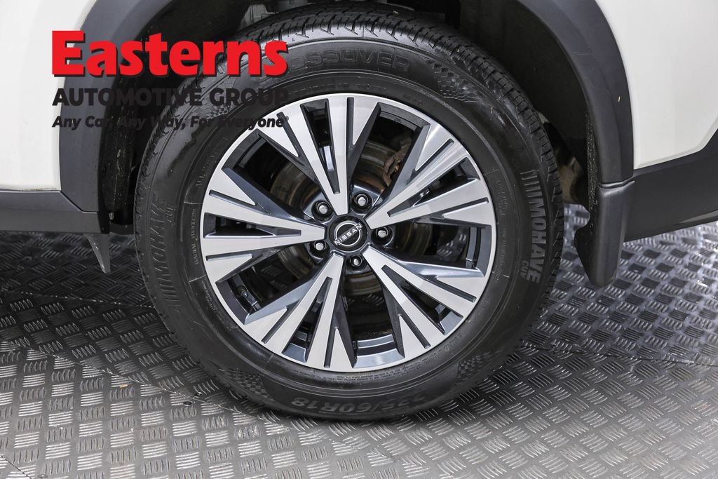Used 2023 Nissan Rogue SV AWD/4WD image 9