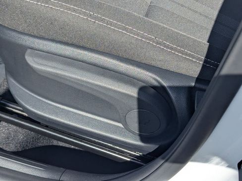 Used 2025 Hyundai Venue SEL FWD image 10