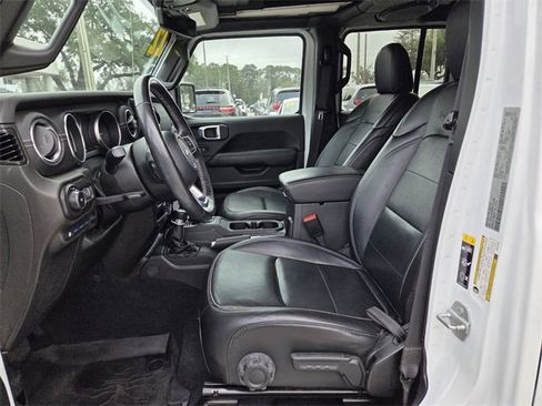 Used 2022 Jeep Wrangler Unlimited Sahara w/ Cold Weather Group image 12