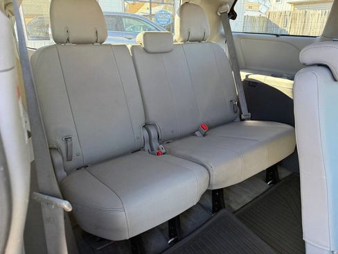 Used 2015 Toyota Sienna XLE Premium image 85
