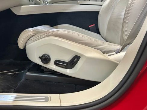 Used 2018 Volvo XC60 T8 Inscription image 28