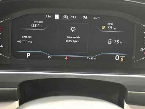 Used 2022 Volkswagen Tiguan SEL R-Line image 16