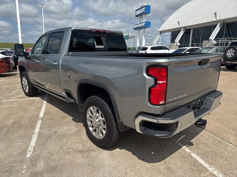 Used 2024 Chevrolet Silverado 2500 LTZ w/ LTZ Premium Package AWD/4WD image 4