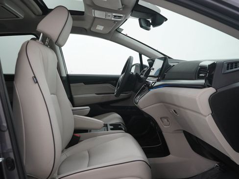 Used 2026 Honda Odyssey Touring image 13
