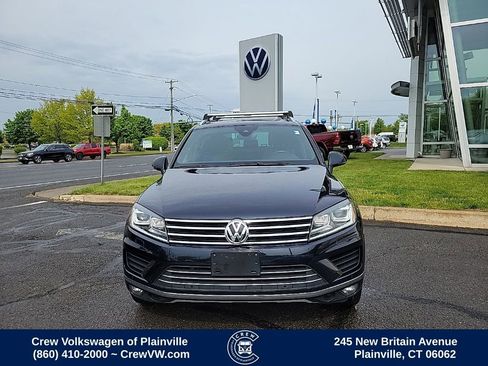 Used 2017 Volkswagen Touareg Wolfsburg Edition AWD/4WD image 2