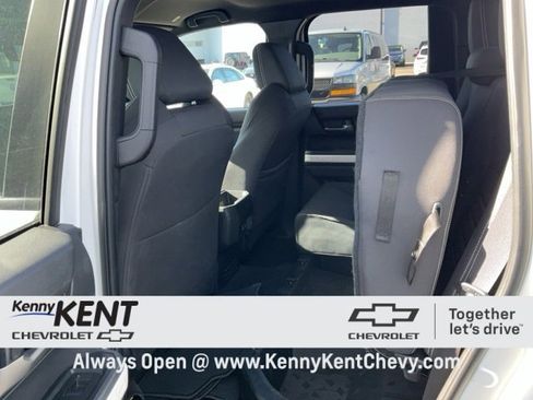 Used 2024 Toyota Tacoma TRD Off-Road image 21