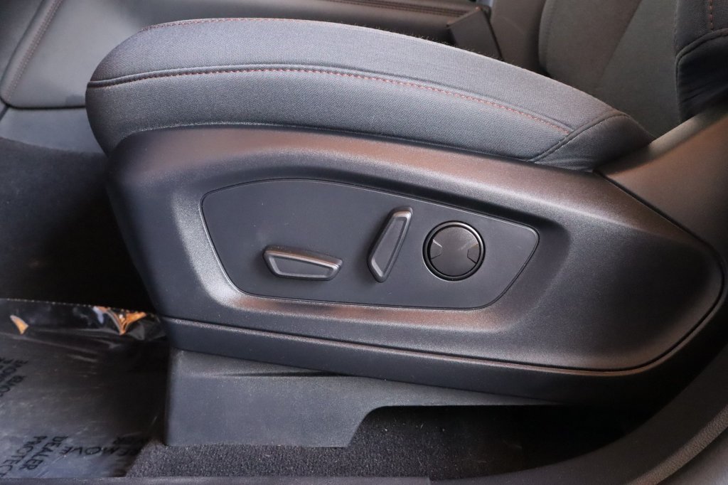 Used 2025 Ford Explorer Active RWD image 22
