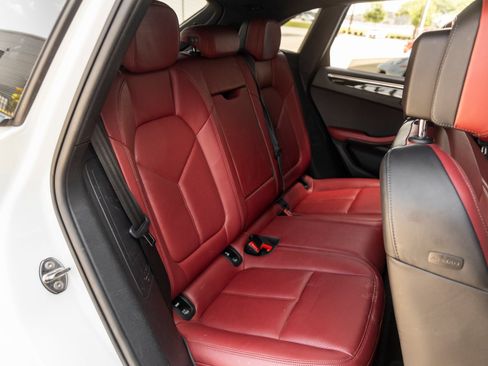 Certified 2023 Porsche Macan AWD/4WD image 40