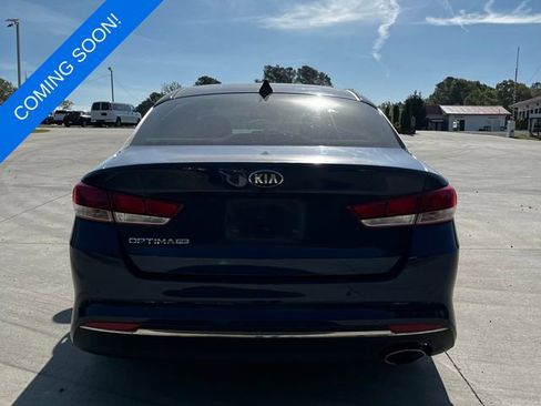 Used 2017 Kia Optima LX w/ Convenience Plus Package FWD image 2