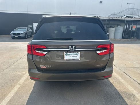 Used 2023 Honda Odyssey Elite image 6